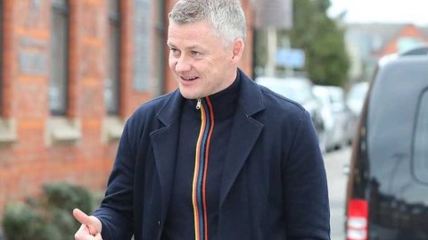 索尔斯克亚春风满面，街头与球迷共庆足总杯胜利