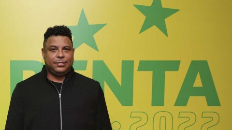 桑巴荣光二十载重逢 绿茵传奇聚首忆辉煌