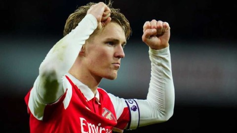 枪手主场四球完胜太妃糖 青春风暴席卷酋长球场