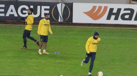 欧联杯远征土耳其 黄色潜水艇严阵以待