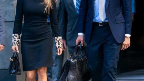 爱意弥漫纽约街头：罗德里格斯匆忙探班，与洛佩兹甜蜜吻别