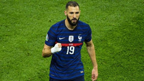 王者归来与骤然梦醒，本泽马在瑞士军刀上刻下的三十一载蓝衣荣耀