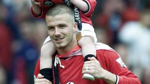 时光流转从父亲肩头到大婚时刻回顾贝克汉姆父子温暖同框瞬间