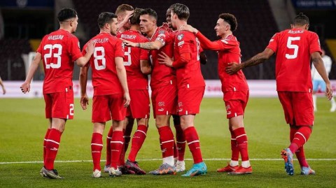 瑞士军刀出鞘 主场三球完胜以色列