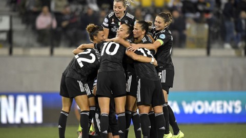 绿茵烽火瑞士夜尤文玫瑰远征奏凯歌