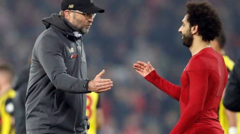 安菲尔德狂欢夜：范迪克与马内双星闪耀，利物浦五球狂胜沃特福德