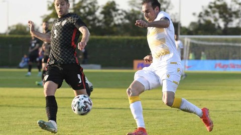 克罗地亚迎战亚美尼亚 莫德里奇助攻佩里西奇百场里程碑