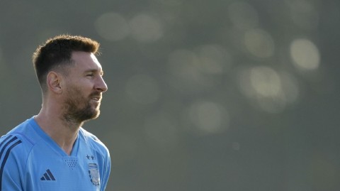 蓝白军团卡塔尔砺剑 梅西与队友的争冠冲刺