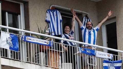 疫情封城难阻巴斯克之心 空荡球场外的国王杯热望