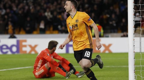 若塔十一年华耀莫利纽，狼队四球大胜贝西克塔斯