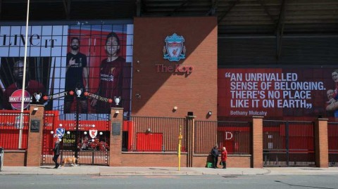 寂静的红色堡垒：疫情阴霾下的安菲尔德记忆