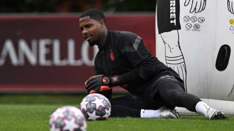 红黑军团全力冲刺圣西罗决战前夜的汗水与专注