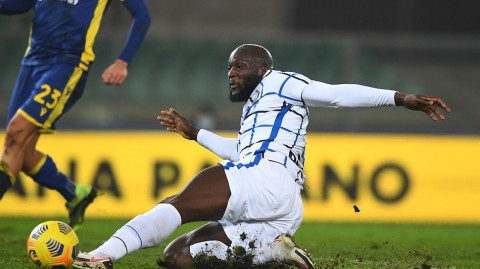 蓝黑军团豪取七连胜，客场擒下维罗纳登顶积分榜