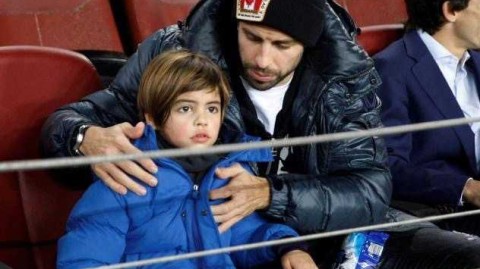 温情诺坎普：梅西、苏亚雷斯与皮克的超级奶爸看台日记