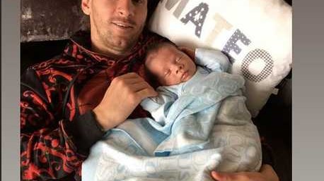 梅西与三个萌娃：球王的父亲节温馨时光