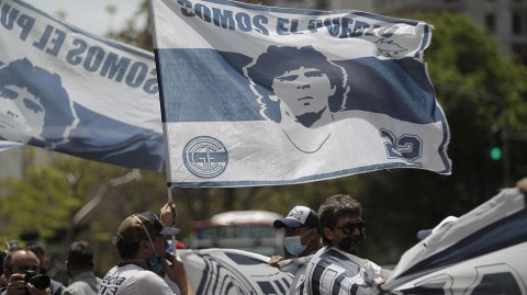 脑部手术成功脱离险境 马拉多纳出院休养众星球迷齐祈福