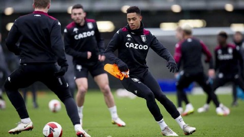 寒冬中的斗士 维拉主帅杰拉德率队备战足总杯