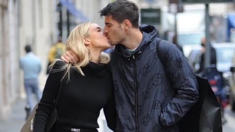 莫拉塔与爱丽丝的甜蜜米兰瞬间爱情故事令人艳羡