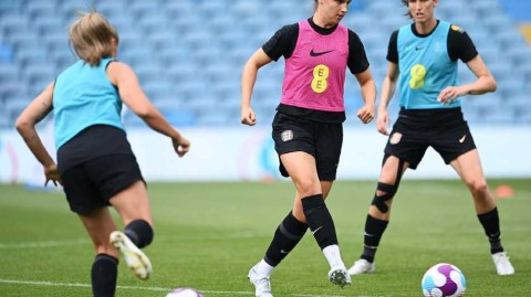 三狮女将厉兵秣马 欧锦桂冠静待英雄