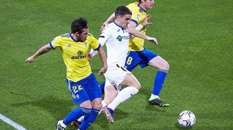 加的斯主场吞苦果，赫塔费终结七轮不胜迎曙光