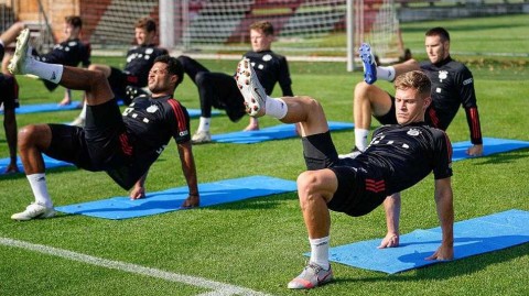 欧洲超级杯决赛前夜：直击拜仁慕尼黑塞本那大街训练场的最后冲刺