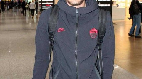 普鲁士公园的绝杀之夜：罗马在欧联杯征途中的苦涩与希望