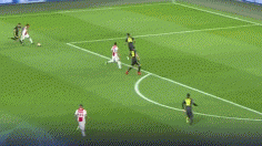 欧冠八强战四箭齐发：那些瞬间永恒的伟大表演