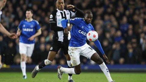 绝境曙光：古迪逊公园之夜与太妃糖的保级火焰