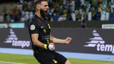 绿茵沙场烽烟起 金剑出鞘定乾坤