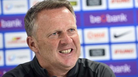 根克主帅赛前发声：展望关键战役，球队士气正盛