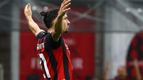 意甲收官战：AC米兰完胜卡利亚里，伊布书写不老神话