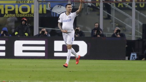 蓝黑军团主场狂飙，四球大胜强势挺进欧联杯十六强