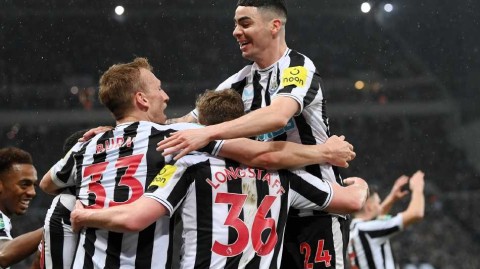 纽卡斯尔联力克南安普敦 朗斯塔夫双响闪耀晋级联赛杯决赛