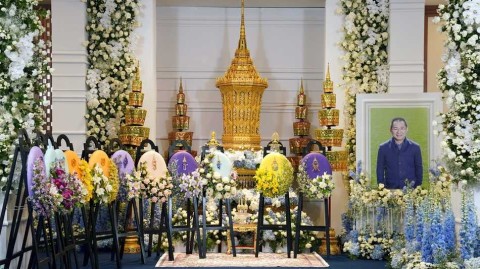 曼谷夜空下的光荣之光：回望维猜，那个让草根梦想照进现实的泰裔华人传奇