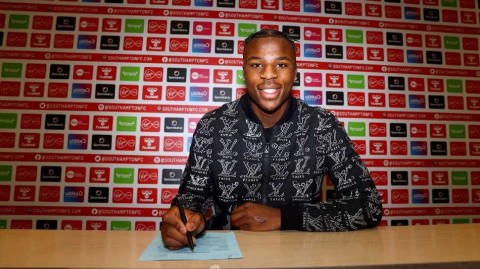 南安普顿迎后防新星贝拉科沙完成今夏第三笔签约