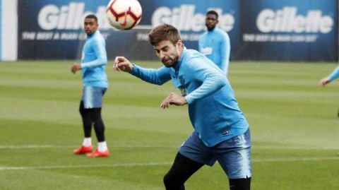 梅西领衔巴萨备战欧冠，亮色“嫩妹子”战靴抢尽风头