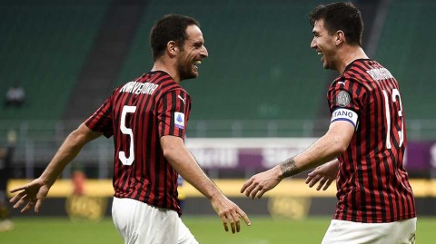 米兰德比灵魂附体！红黑军团三球逆转，“恰神”一剑封喉定江山