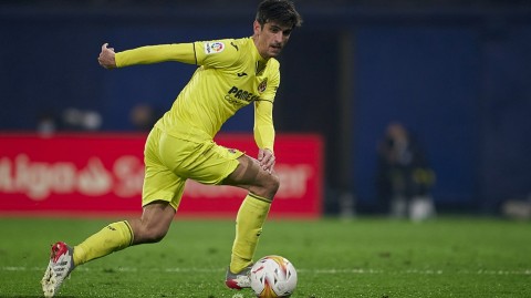 西甲补赛激战：黄色潜水艇五弹击沉阿拉维斯