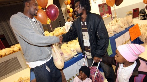 从奇才到湖人：NBA感恩节温情传统与2026社区关怀新篇章