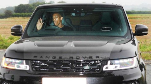 梦剧场的车库：曼联球星座驾与卡林顿的日常