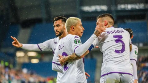 欧协联激战波兰 紫百合客场怒放