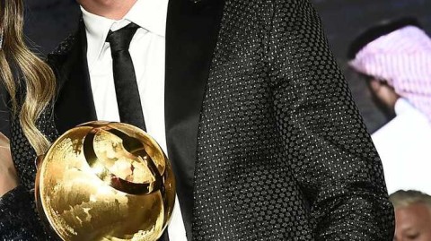 C罗闪耀迪拜，环球足球奖见证传奇之夜与温情瞬间