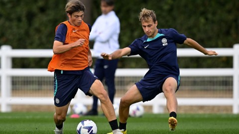 蓝黑军团意甲激战前哨训练场风云录