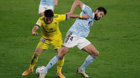 巴莱多斯的暴风雨之夜，阿斯帕斯引领塞尔塔半场狂飙击溃加的斯