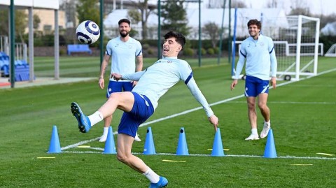 科巴姆基地的蓝军战意：剑指前四，图赫尔的钢铁之师蓄势待发