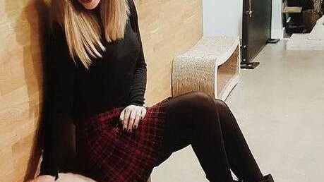 爱是最强后盾：歌星女友携爱奔赴曼市，德赫亚留守曼联迎转机