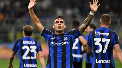 蓝黑军团主场奏凯 新赛季强势启航