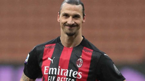 伊布双响雷比奇一分钟两球 米兰大胜克罗托内重返榜首