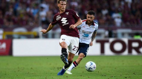 新赛季揭幕夜的攻防博弈都灵与卡利亚里的首轮鏖战