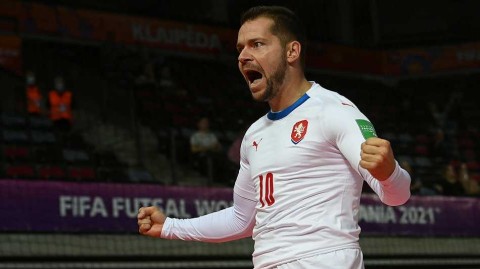 立陶宛的红色狂想曲：巴拿马与捷克在五人制足球世界舞台上的激情共舞